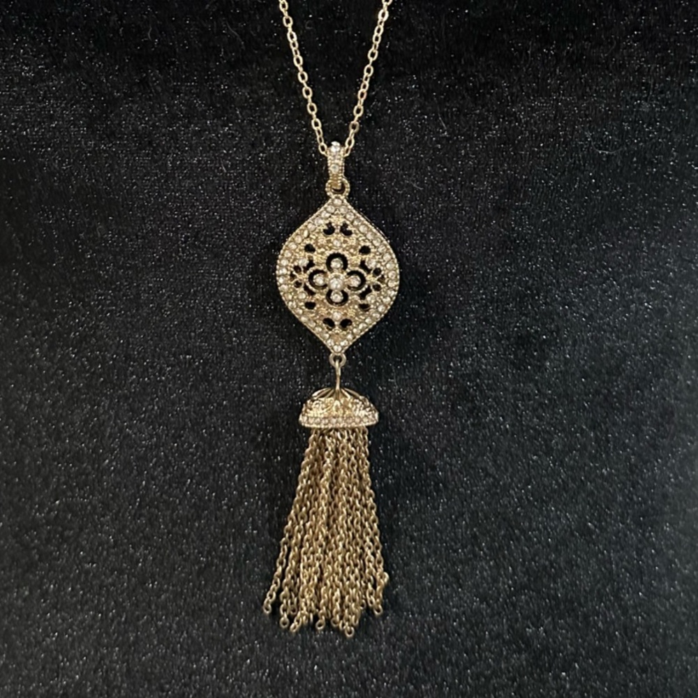 Tassel Necklace Gold Tone Rhinestone Inlay Adjustable Length Chain - Picture 2 of 4